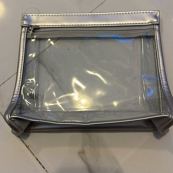 Silver Lord and Taylor cosmetics bag - Picture 1 of 4